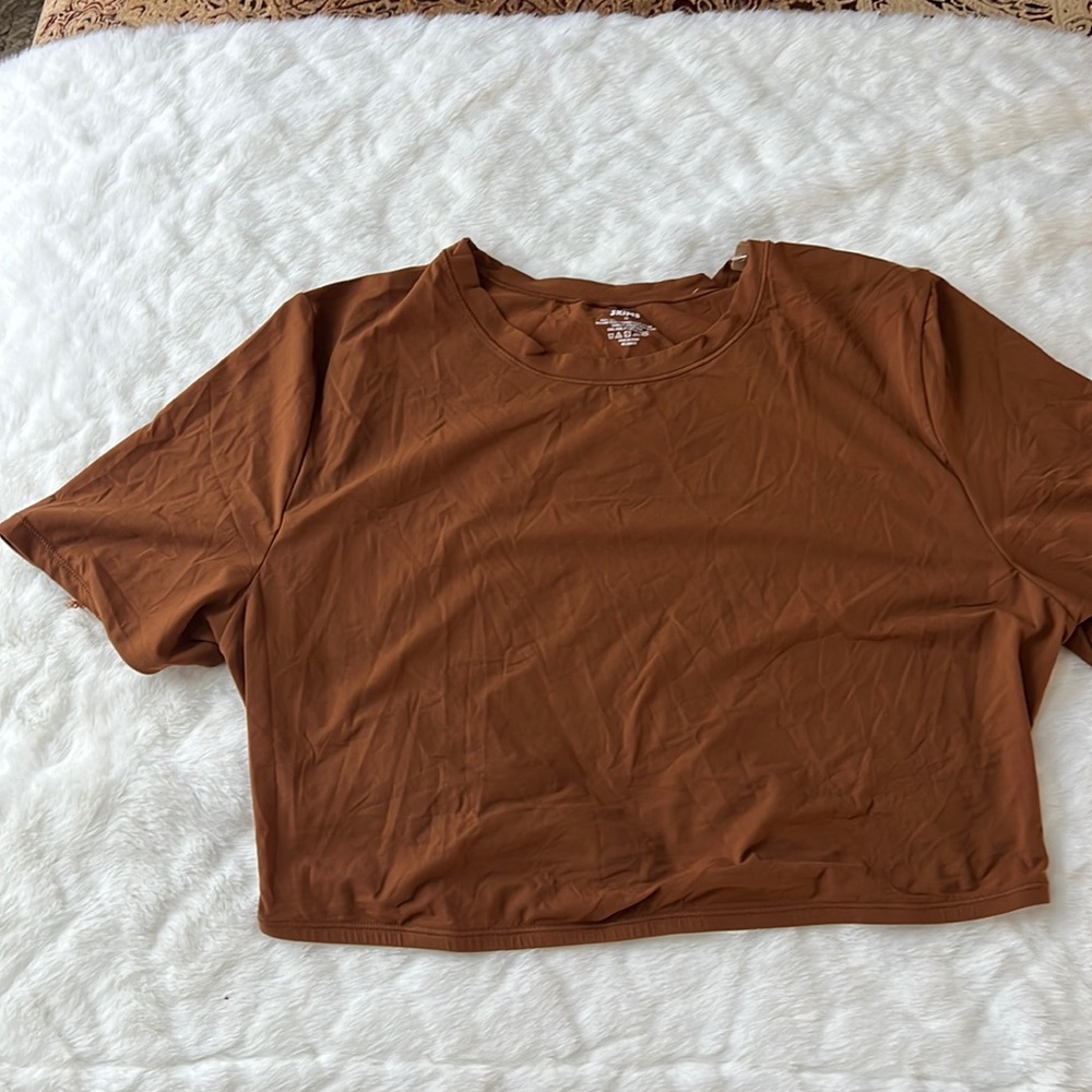 skims crop T-shirt